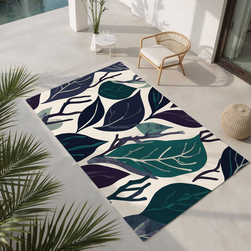 Tapis intérieur et extérieur Midnight Bloom, Rectangle 1 pi 6 po x 2 pi 6 po