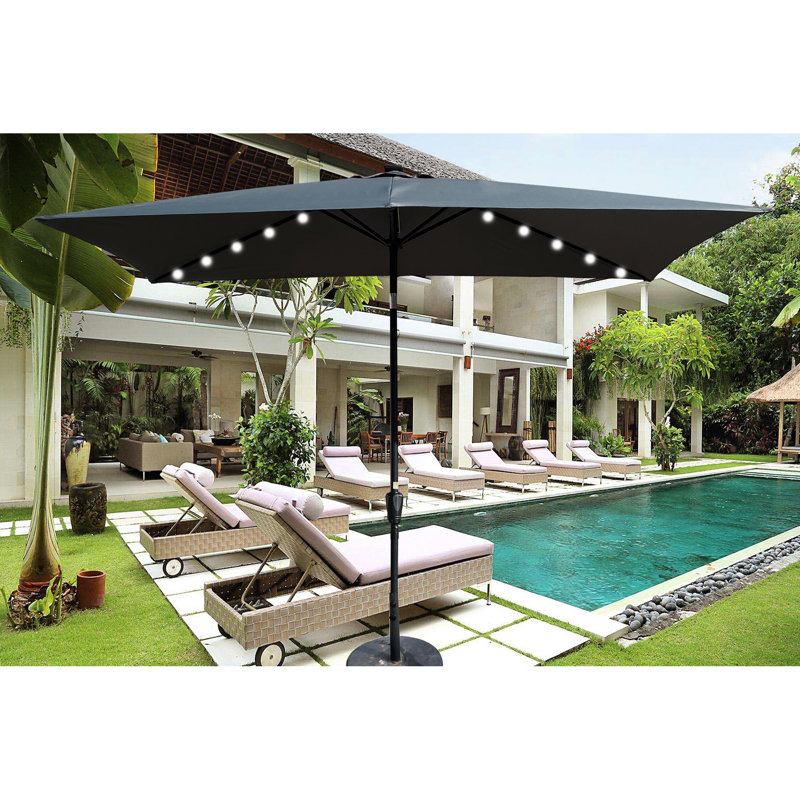 Parasol solaire d'extérieur 10X6.5Ft Auvent imperméable, manivelle lisse et inclinaison. Pour le jardin, la cour arrière, la piscine. Parasol éclairé à mât noir. Colorfast pratique
