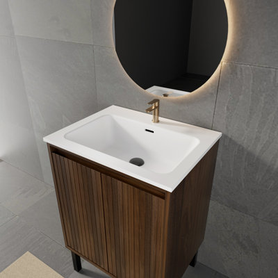 Ensemble de meuble-lavabo simple autoportant avec lavabo en résine à surface solide intégré, portes d'armoire cannelées et pieds en métal