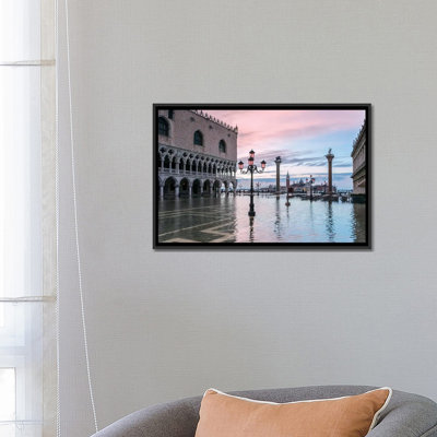 «High Tide In Venice» par Matteo Colombo, impression sur toile
