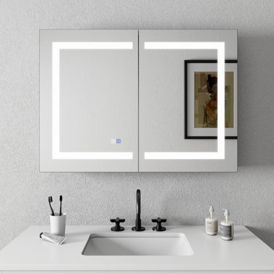  Pharmacie à DEL sans cadre avec miroir et 3 tablettes réglables, disponible en formats H 26 po x l 36 po et H 26 po x l 30 po