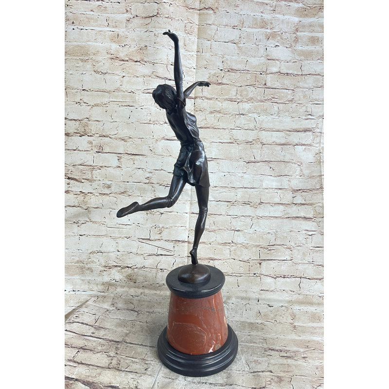 Shaylan Figurines & Sculptures