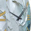 Horloge murale argentée-1049316870