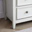 Armoire commode beige à 5 tiroirs pour un rangement facile