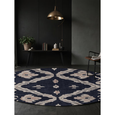 Tapis gris soyeux et moelleux