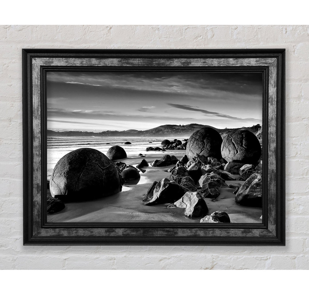 Rocks On A Beach - Einzelne Bilderrahmen Kunstdrucke