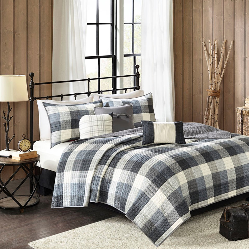 Courtepointe 6 pièces à chevrons pour très grand / très grand lit, écossais gris Buffalo, broderie faite à la main sur des coussins décoratifs très grands imprimés, agencement de couleurs, taies décoratives assorties et jeté avec détails cousus