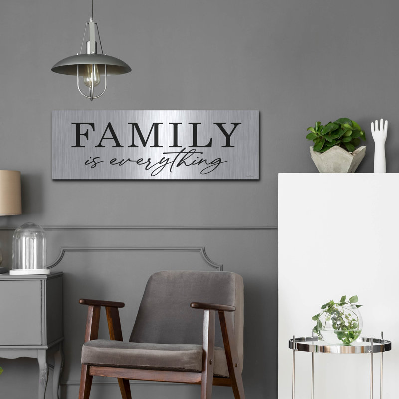 «Family is Tout» par lettrage et lignes, art mural en métal, H 12 po x l 36 po