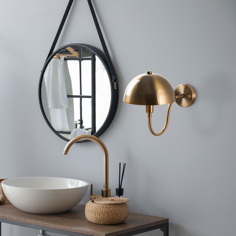 Lampe murale, Laiton