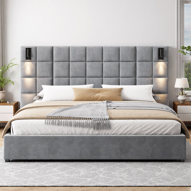 Cadre de lit plateforme rembourré Kelpforest King Size avec applique murale et port USB, large tête de lit en velours, 12 lattes en bois massif, sommier non requis, lit moderne avec station de recharge