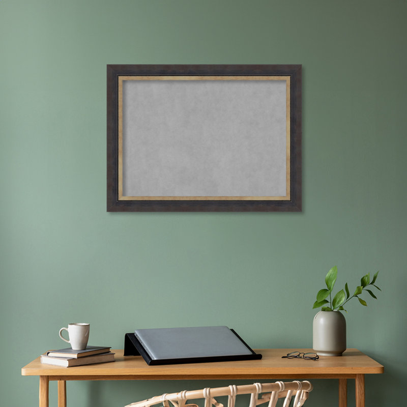 Tableau magnétique encadré brun clair martelé martelé, H 25 po x l 33 po