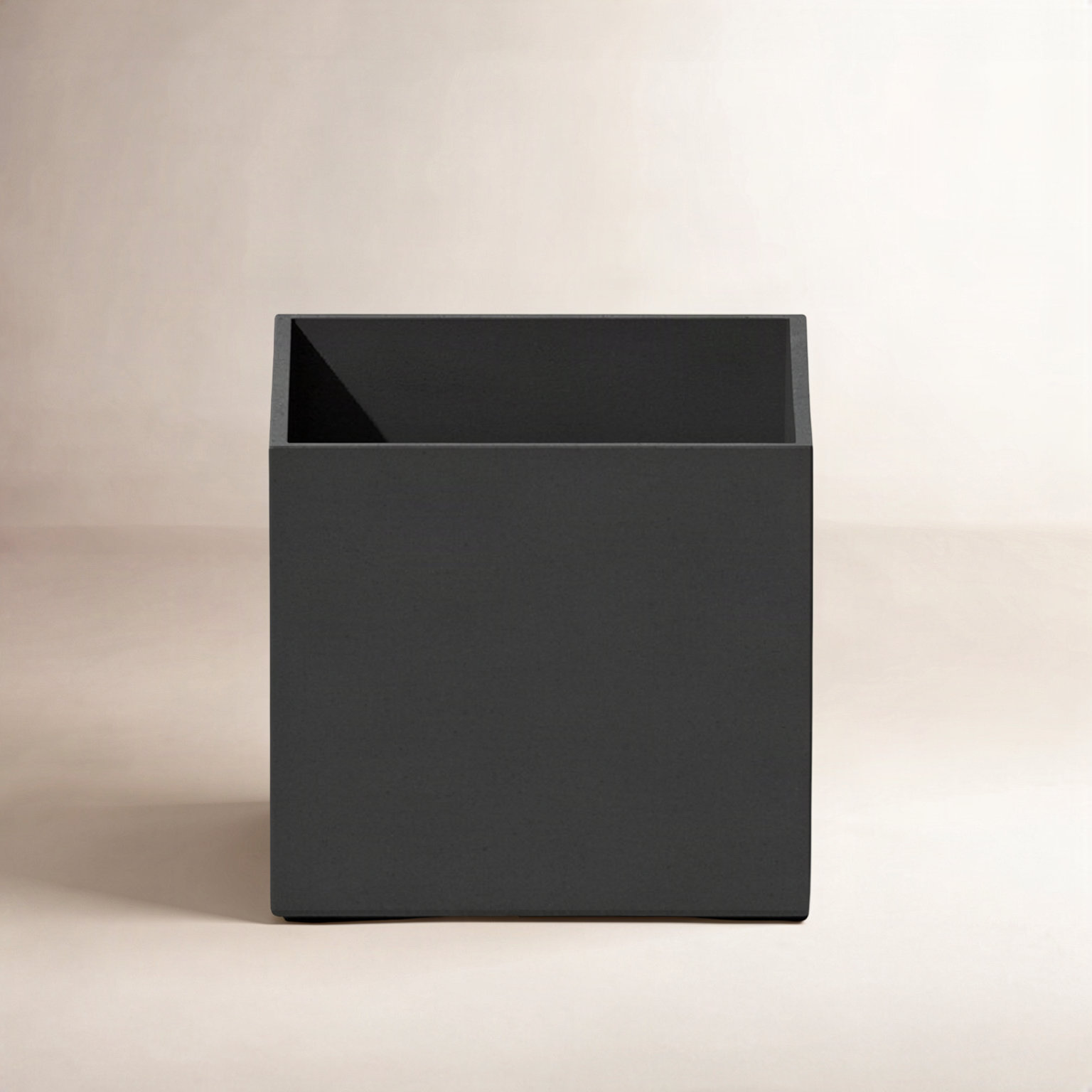 Geo Series 5" Pot Planter, Black, 1