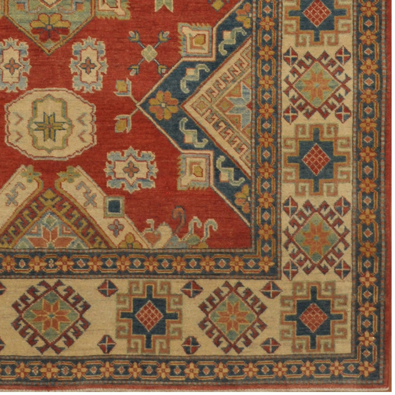 Tapis zone en laine kazak/beige 6 pi 7 po x 8 pi 9 po one-of-kind à la main noué la Bogard