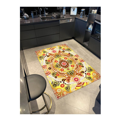 Yellow Light Toned Bee Motif Pattern Modern Decorative Washable Rug