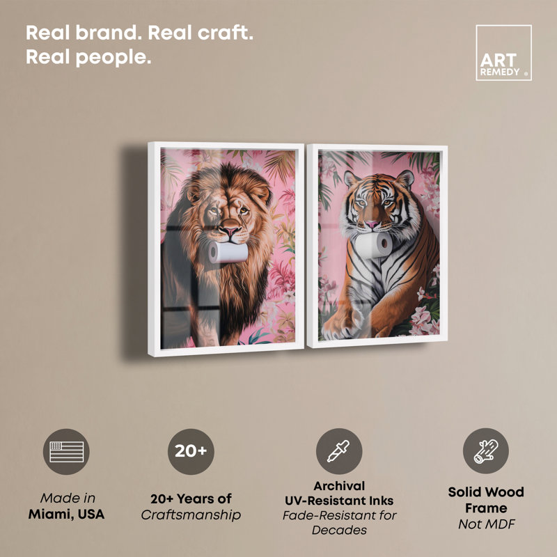 «Tropical Roll Animal Set», impression Maximalist Shadowbox par Art Remedy, 17" H x 24" W, Blanc