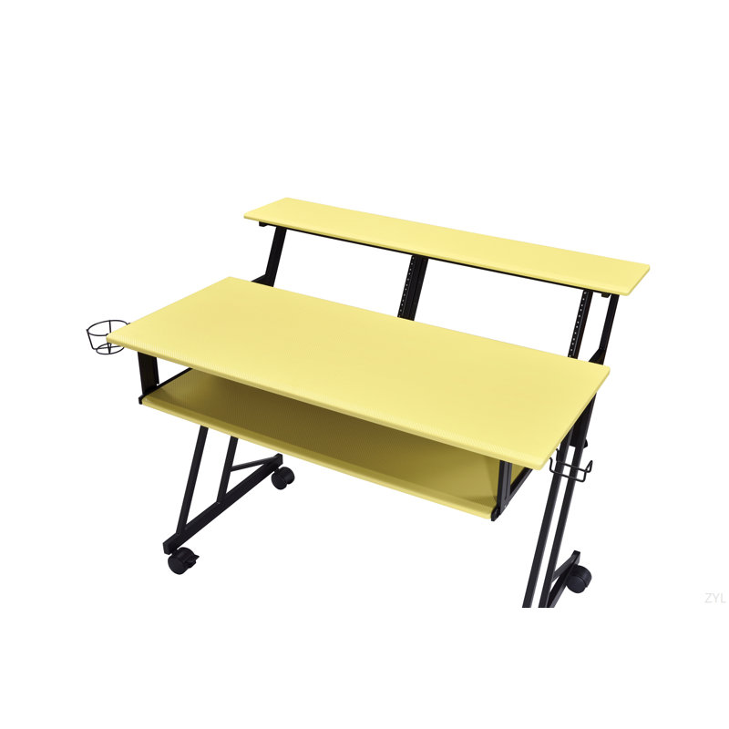 Bureau de studio d'enregistrement musical, Jaune