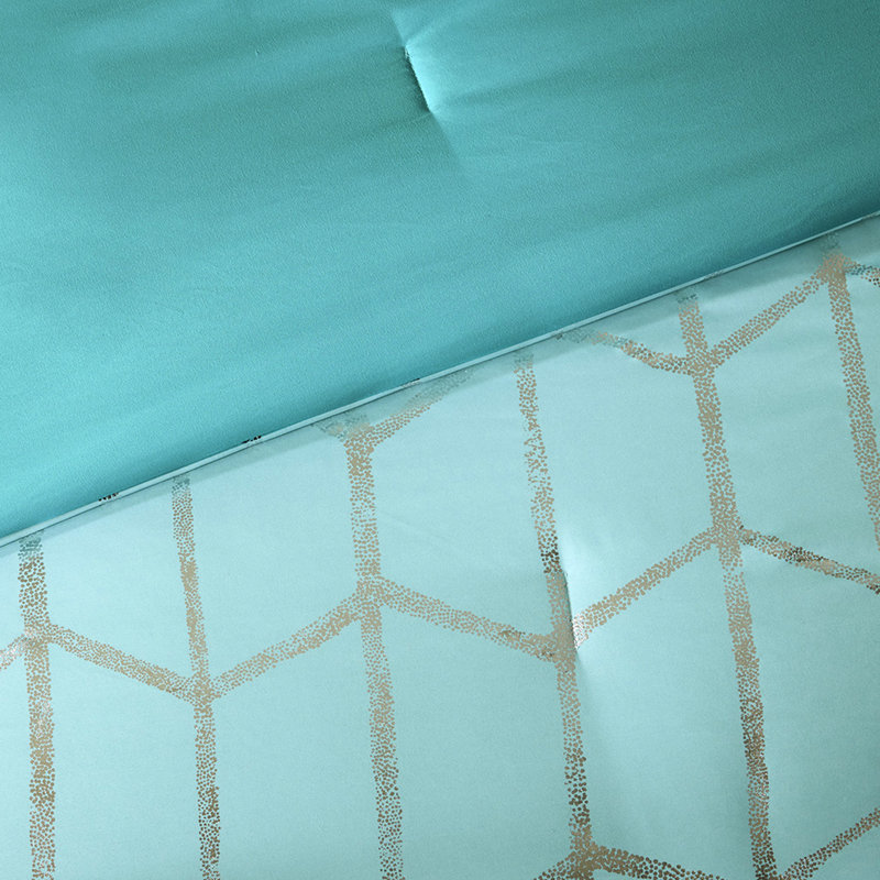 Comforter In Blush With Metallic Cloud-Shaped Pillows Stylish And Embroidered, Aqua/Silver