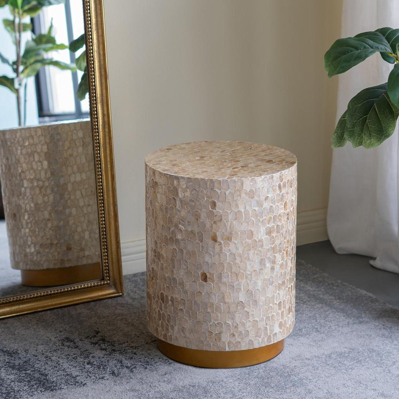 Tabouret d'appoint cylindrique 14 x 14 x 18 po avec finition coquille de Capiz dorée et noire et base piédestal