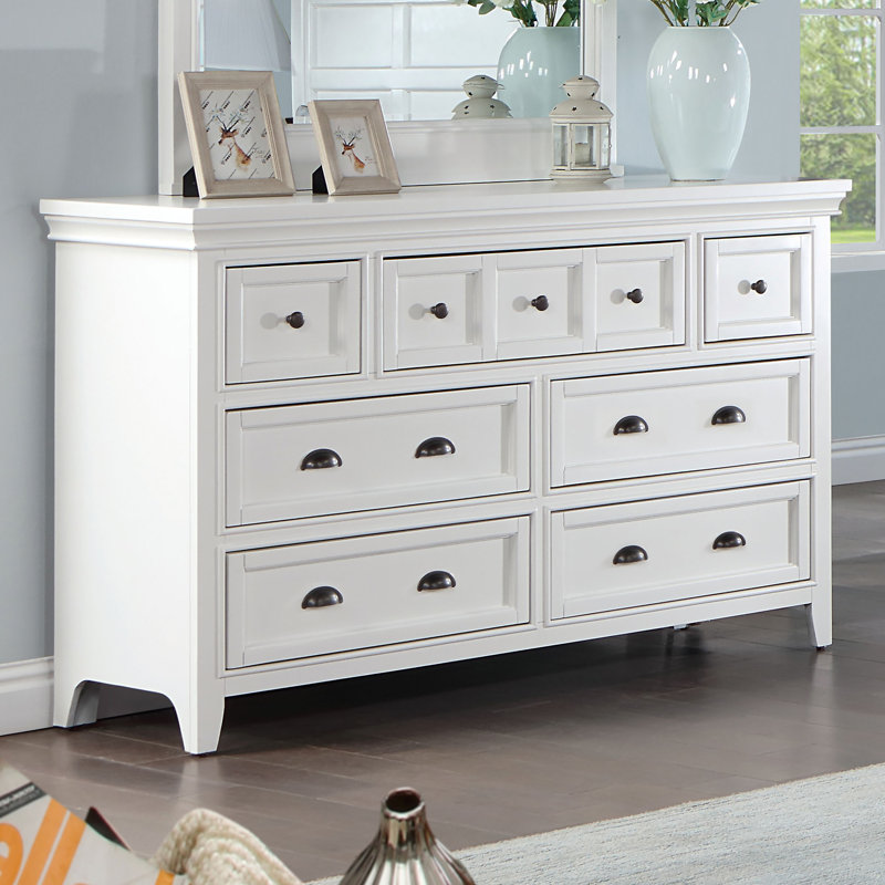 Commode 7 tiroirs l 56 po Genesha, Blanc