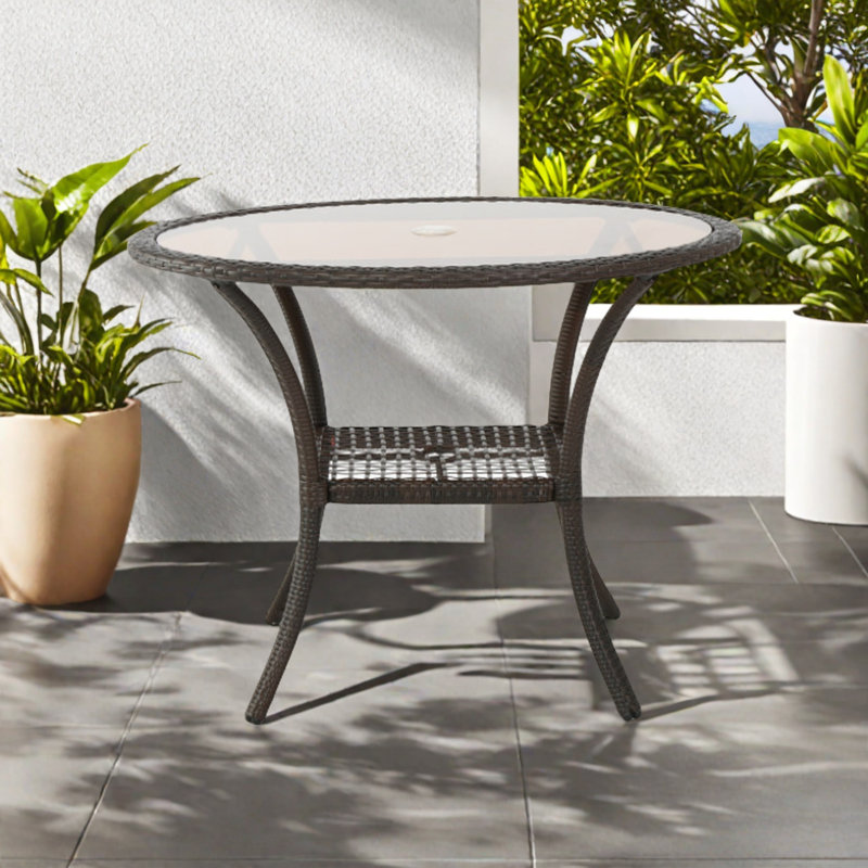 Table d'extérieur en résine