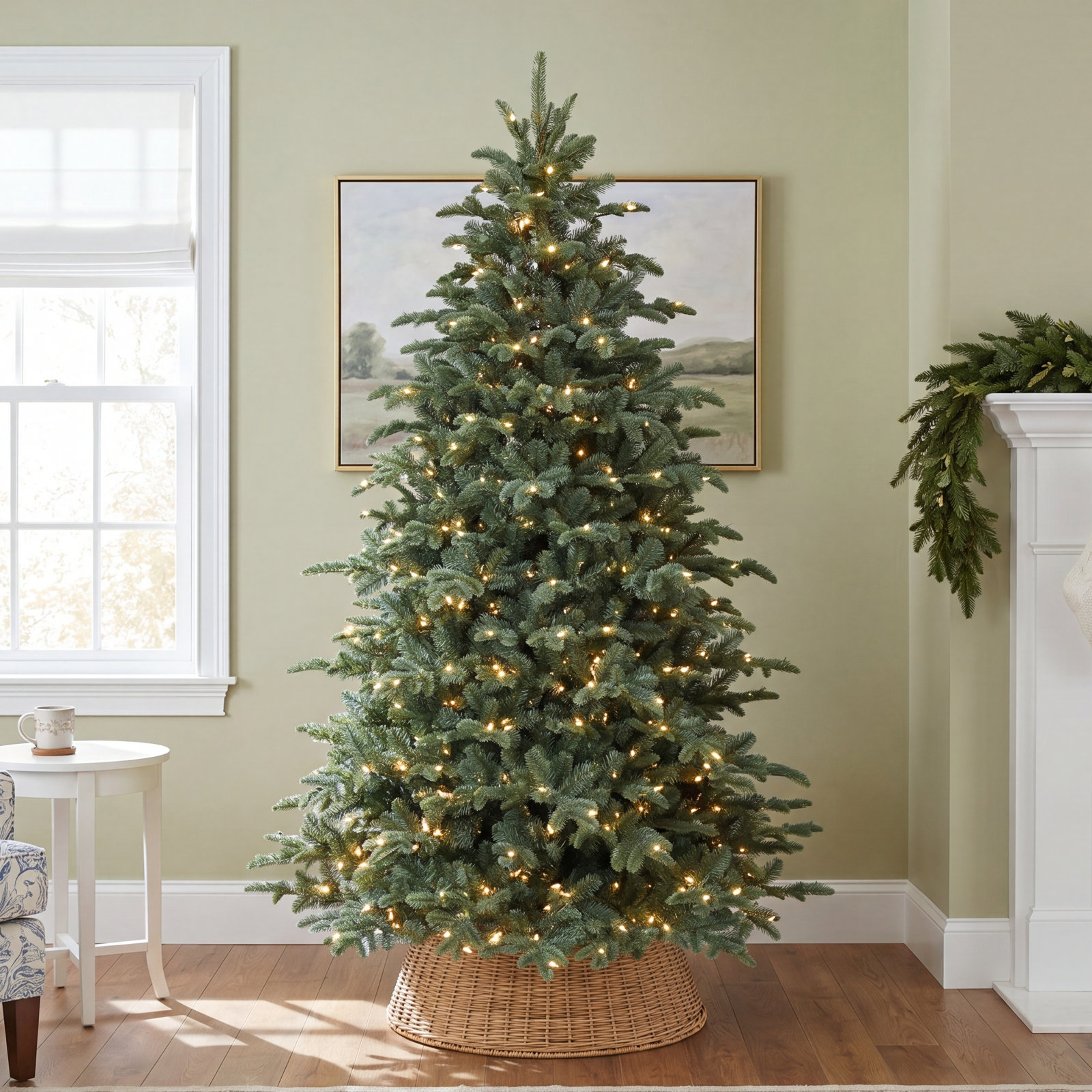 Noble 7.5' Pre-Lit Spruce Tree