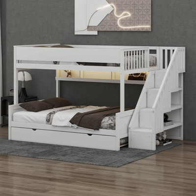 Lit double superposé au-dessus de très grand lit double avec lit gigogne et tablettes et éclairage à DEL, cadre de lit superposé en bois massif avec escalier de rangement et garde-corps de sécurité