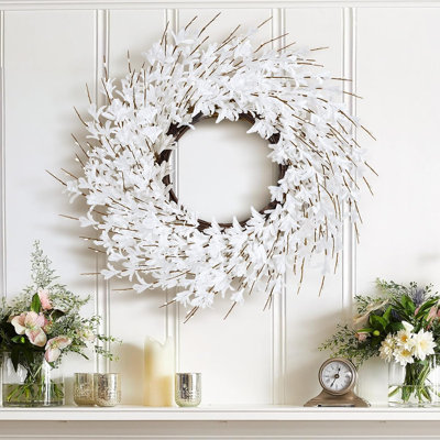 Couronne d'été pour porte d'entrée artificielle blanche Forsythia couronne de fleurs sur base de vigne ferme décor floral pour fenêtre de jardin intérieur / extérieur