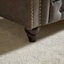 Luxueux canapé modulaire capitonné avec accoudoirs élégants et coussins moelleux