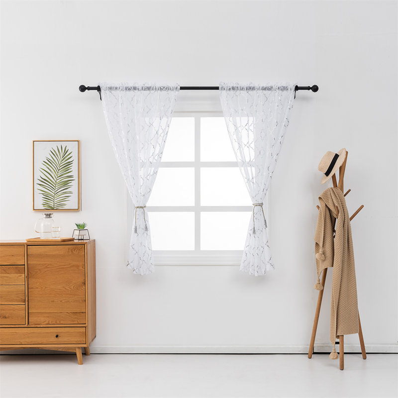 Paire de rideaux semi-transparents avec passe-tringle Goines, L 52 po x L 63 po, Blanc