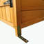 Remise en bois avec deux portes et tablettes