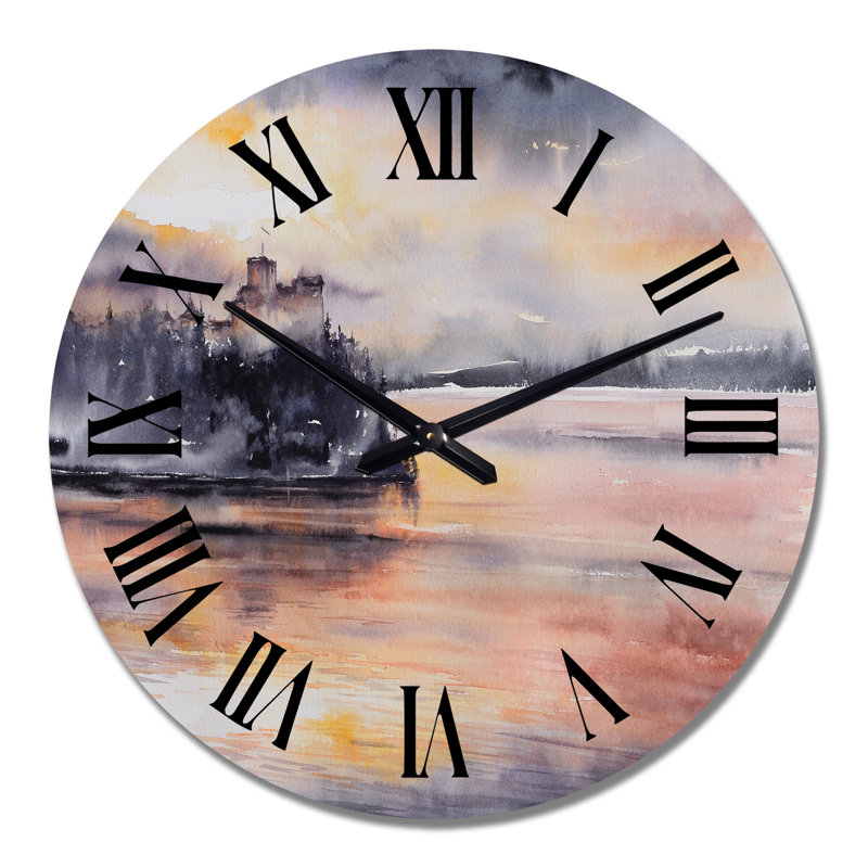 Horloge murale du château médiéval au coucher du soleil au bord du lac, Surdimensionné
