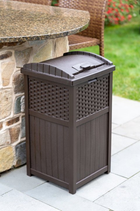 Trash Cans & Recycling