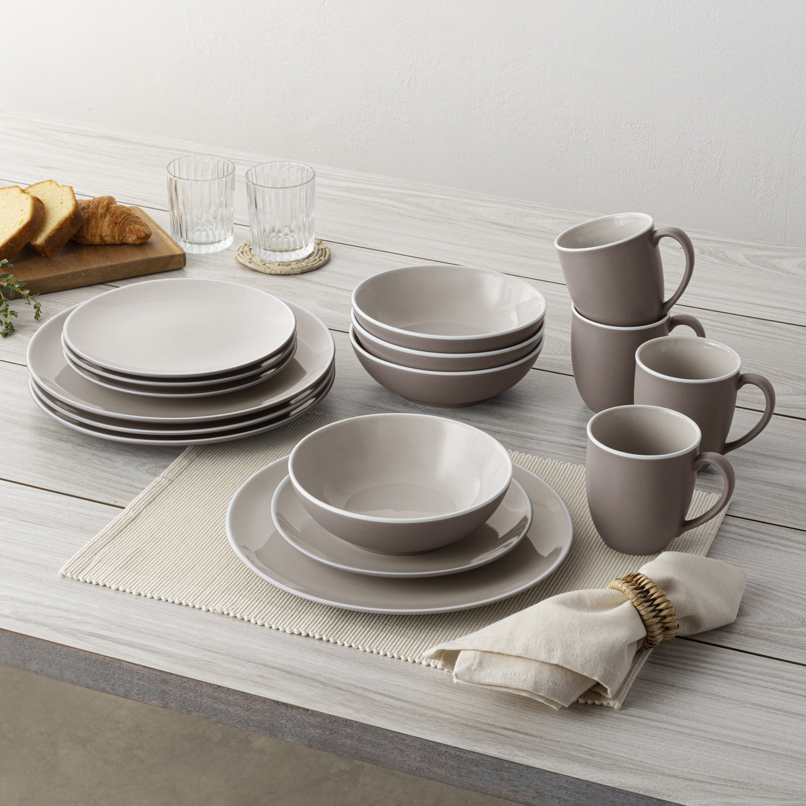 ColorTrio Porcelain Dinnerware Set - Service for 4, Clay