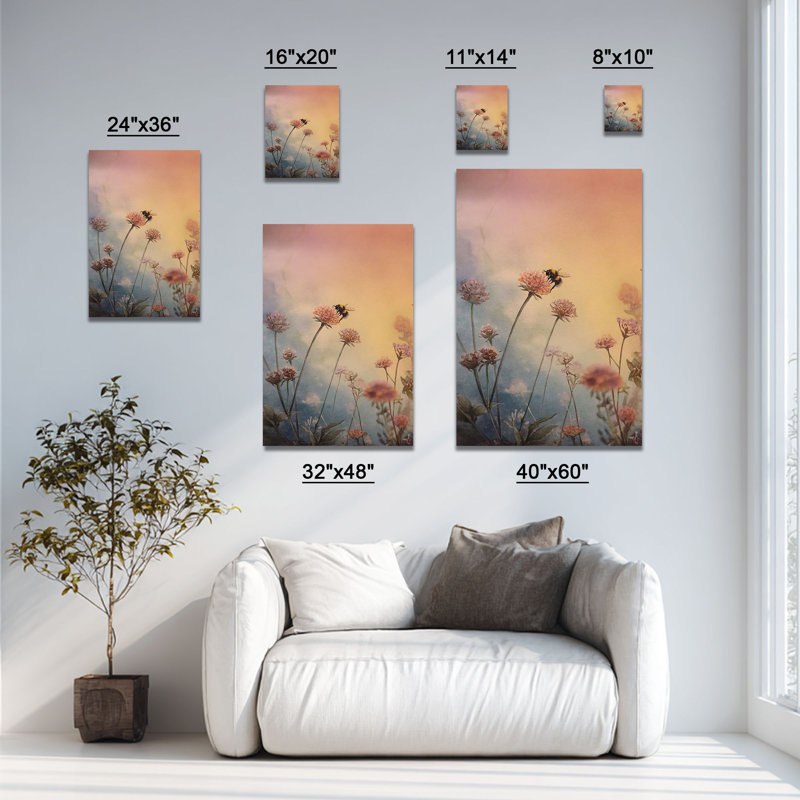Bourdon au-dessus de fleurs de trèfle rose au coucher du soleil - Art mural sur toile tendue - Décoration de salon, de chambre à coucher ou de bureau