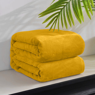Ultra-Soft Fleece Blanket - Plush Warm Bed & Sofa Throw for All-Season Comfort
