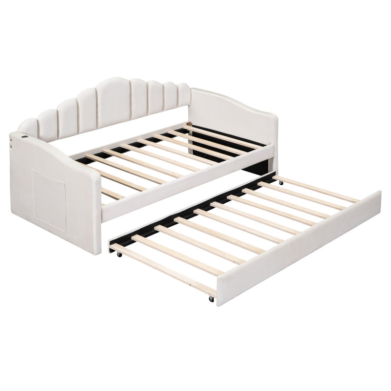 Lit de jour simple rembourré en velours beige avec couchette, ports de charge, tête de lit douce et confortable, conception à rayures verticales, espace de rangement dans le lit pour la maison d'amis