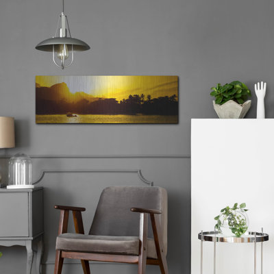  «Golden Seychelles», art mural en métal