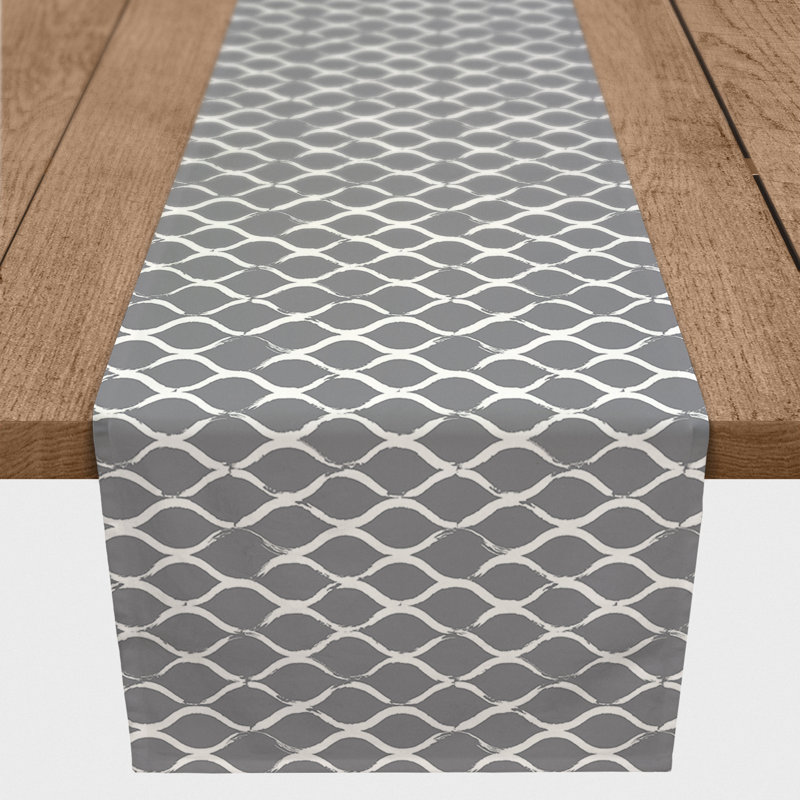 Chemin de table géométrique Mcintosh, L 90 po x l 16 po, Gris, Plus