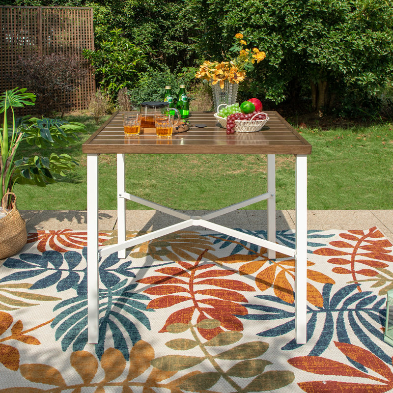 Table de bar d'extérieur carrée l 35,6 po avec trou pour parasol Rominna