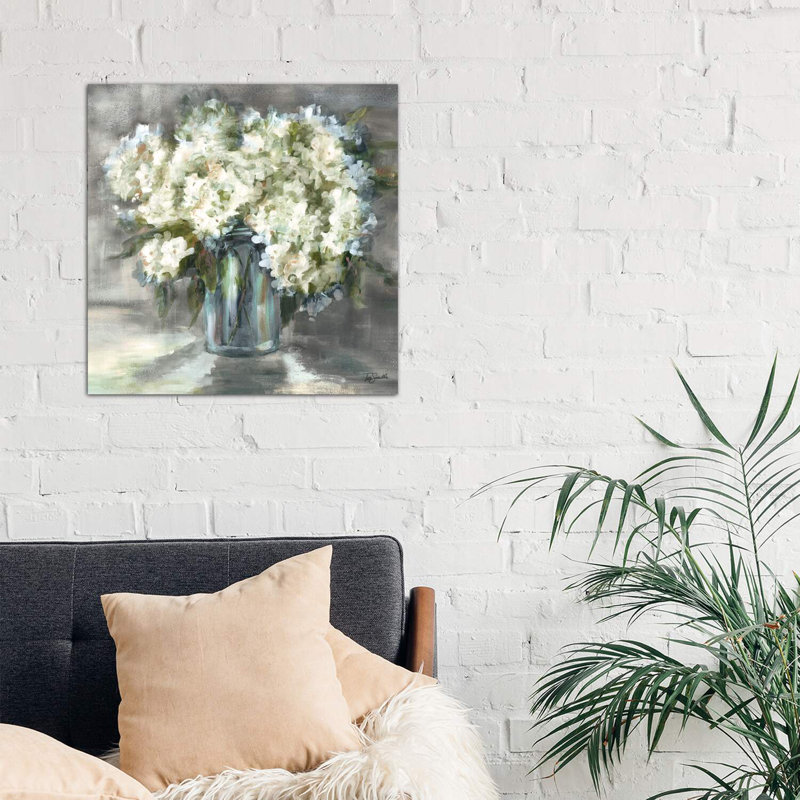 «White and taupe Hydrangeas Sill Life» par Tre Sorelle Studios - reproduction d'art, H 26 po x l 26 po x P 1,5 po