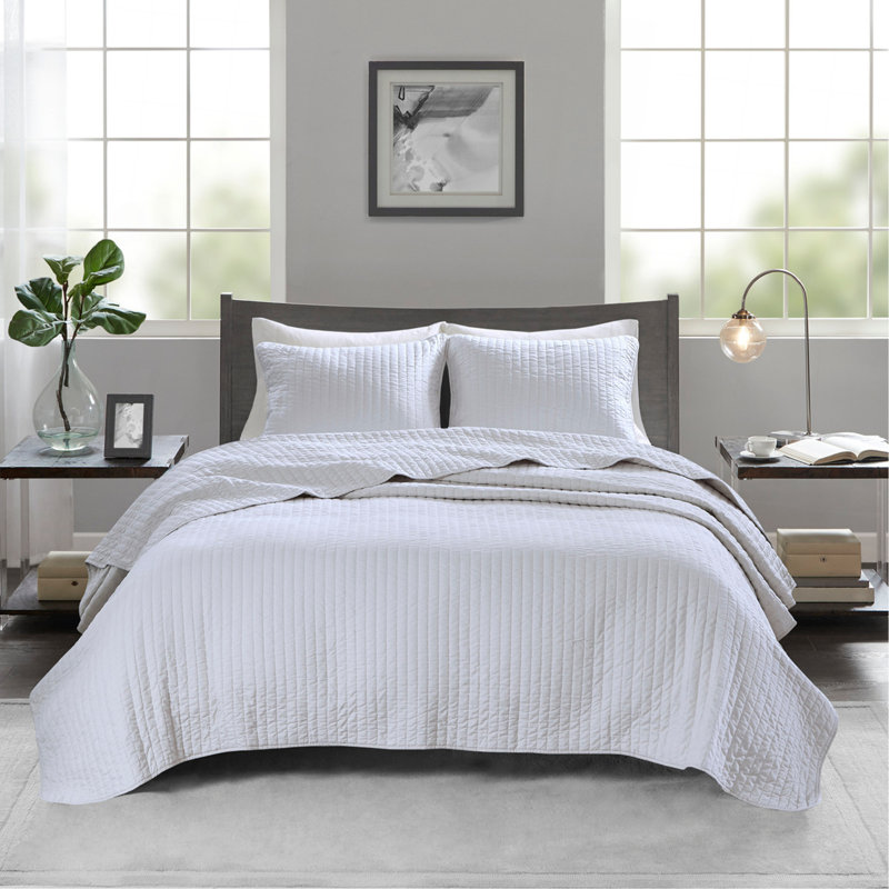 3 Piece Quilt Set White Full/Queen, White, Full/Queen Quilt + 2 Shams