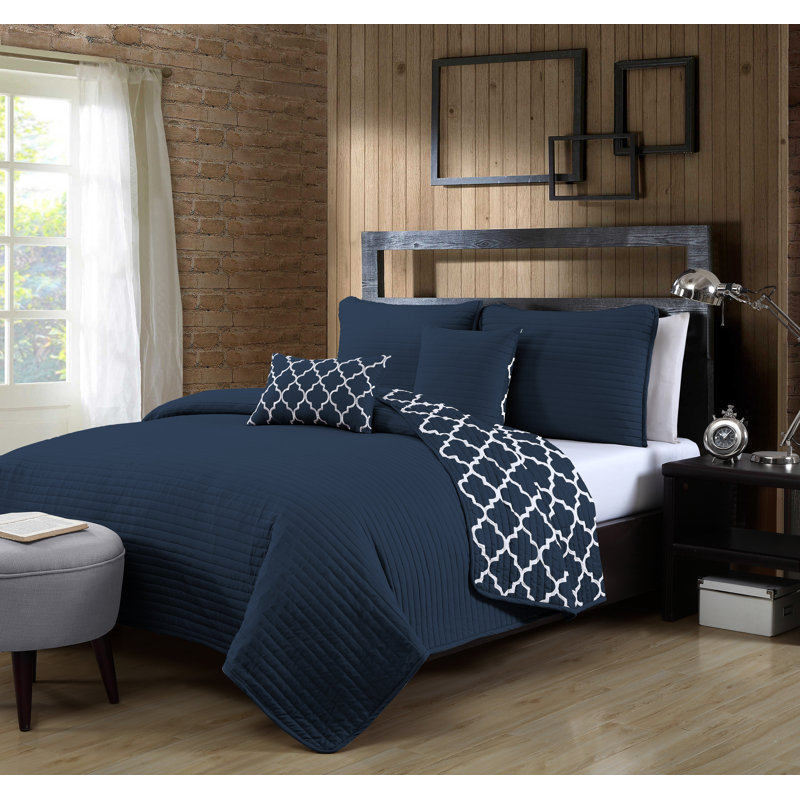 Traditional Polyester Jersey Knit Quilt, Twin Quilt + 2 Twin Shams + 2 Throw Pillows, White