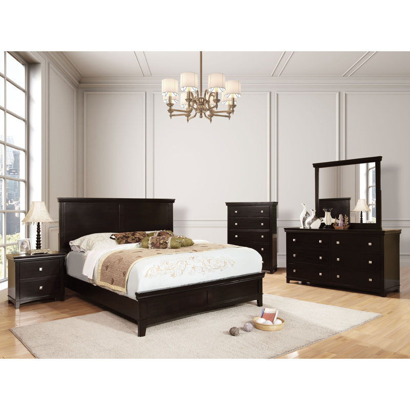 Ensemble de chambre à coucher 4 pièces Tussey, Grand lit