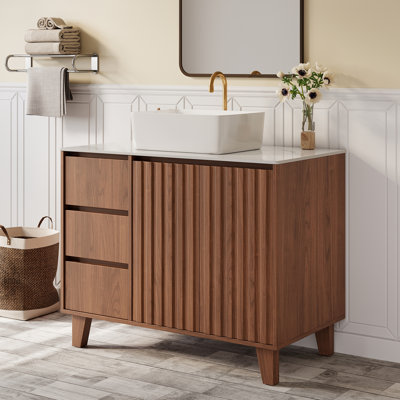 Meuble-lavabo autoportant cannelé en noyer de 36 po avec comptoir en pierre blanche et lavabo vasque 36 po, 3 tiroirs et armoire double