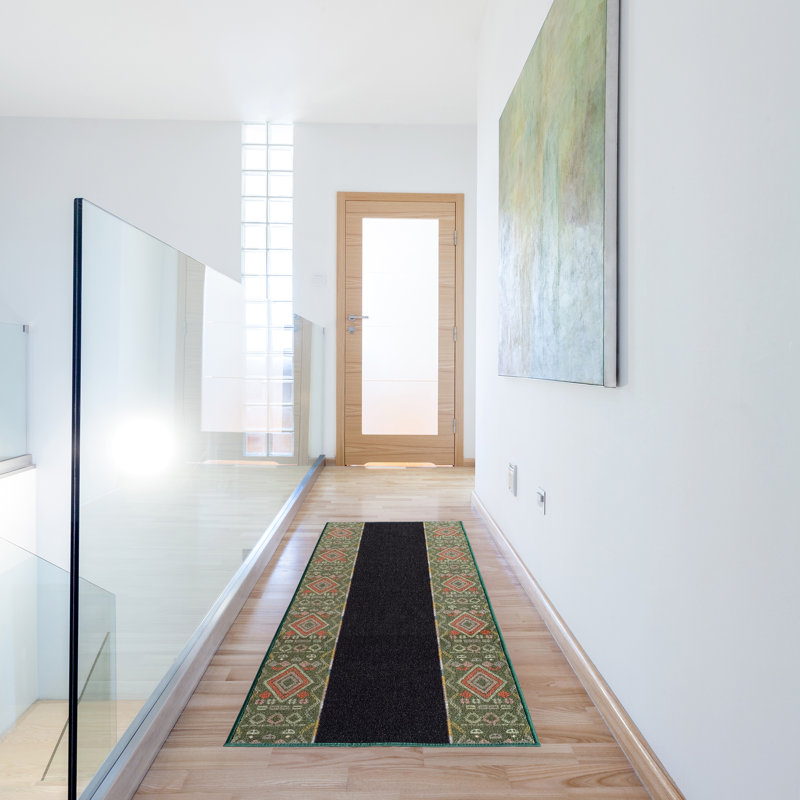 Tapis noir / vert touffeté Branchville, Tapis de couloir 2 pi 2 po x 33 pi