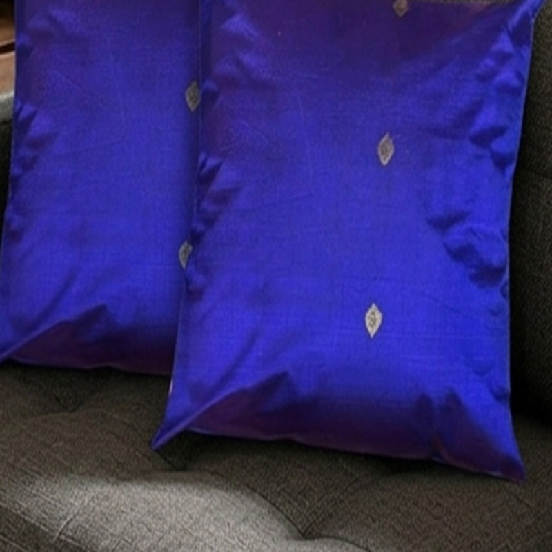 Housses de coussin décoratives faites à la main de 16 po x 16 po en soie unie bleu d'intérieur, paquet de 1
