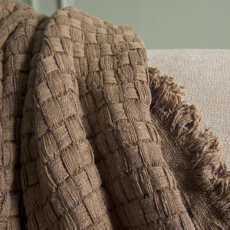 Inaya Throw, Natural