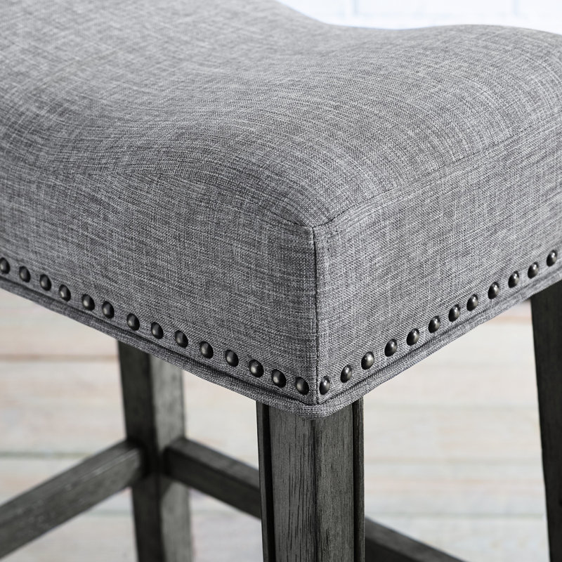 Tabouret de bar 29 po sans dossier 29 po, gris. Fabriqué en bois avec grain vieilli. Revêtu de gris. Moderne pour un usage domestique. L 18 po x P 13 po x H 29 po. Assemblage requis 2 Surface véritable. Contemporain