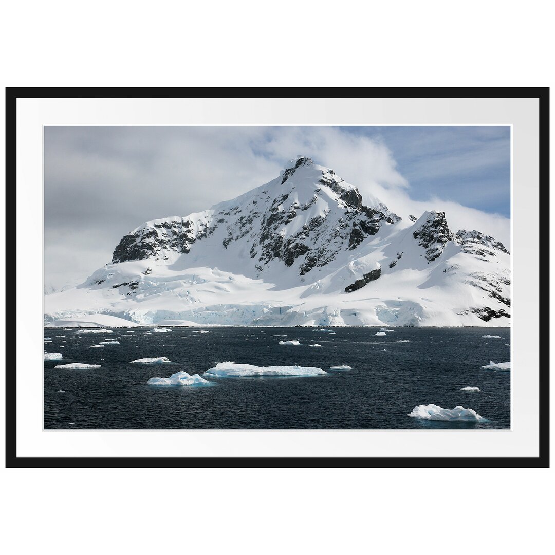 Gerahmtes Poster Schneebedeckte Bergspitze