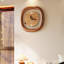 Horloge murale décorative carrée arrondie en bois massif brun-603331403